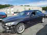 2013 BMW 7 Series 750i xDrive z VIN WBAYB6C51DD223523, wystawiony jako Copart lot #80131895 z przebiegiem 142 832 mil mil oraz Szkoda całkowita • Salvage title. Historia ofert i sprzedaży dostępna na DreamBid. Obrazek 1.