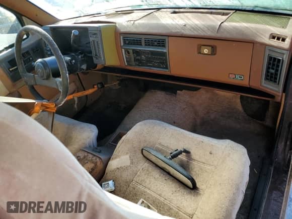 1988 Chevrolet Blazer с VIN 1GNCS18R1J0106286, выставлен на аукционе Copart как лот 76802554 с пробегом 190 360 миль миль и Списание • Salvage title. История ставок и продаж доступна на DreamBid. Изображение 8.