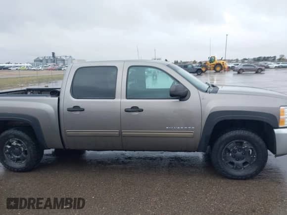 2013 Chevrolet Silverado 1500 LT with VIN 3GCPKSE76DG328941, listed as a IAAI auction lot 43486340 with 159,432 mi miles and . Bid and sale history available at DreamBid. Image 13.