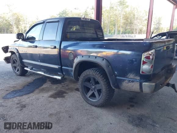 2007 Dodge 1500 SLT with VIN 1D7HU18N77J572352, listed as a IAAI auction lot 43196772 with 170,751 mi miles and . Bid and sale history available at DreamBid. Image 3.