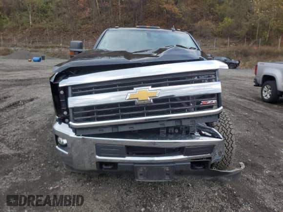 2017 Chevrolet Silverado 2500HD LT с VIN 1GC2KVEG4HZ231979, выставлен на аукционе Copart как лот 89841335 с пробегом 100 992 миль миль и Списание • Salvage title. История ставок и продаж доступна на DreamBid. Изображение 5.