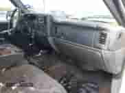 2002 GMC Sierra 1500 SLE с VIN 2GTEC19V121373380, выставлен на аукционе IAAI как лот 42372128 с пробегом 319 144 миль миль и . История ставок и продаж доступна на DreamBid. Изображение 5.