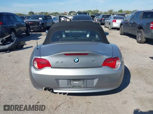 2006 BMW Z4 3.0i with VIN 4USBU33526LW66252, listed as a IAAI auction lot 43325648 with 164,675 mi miles and . Bid and sale history available at DreamBid. Image 16.