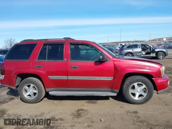 2002 Chevrolet TrailBlazer LS с VIN 1GNDT13S422138585, выставлен на аукционе IAAI как лот 41498102 с пробегом Не указан миль и . История ставок и продаж доступна на DreamBid. Изображение 13.