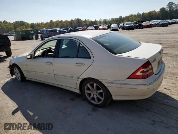 2007 Mercedes-Benz C 280 Luxury с VIN WDBRF92H97F876939, выставлен на аукционе Copart как лот 81271305 с пробегом 224 641 миль миль и Списание • Salvage title. История ставок и продаж доступна на DreamBid. Изображение 2.