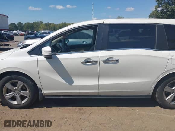 2018 Honda Odyssey EX z VIN 5FNRL6H56JB089190, wystawiony jako IAAI lot #43113975 z przebiegiem 80 722 mil mil oraz . Historia ofert i sprzedaży dostępna na DreamBid. Obrazek 14.