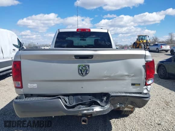 2009 Dodge 1500 SLT z VIN 1D3HB18P09S782233, wystawiony jako IAAI lot #41846245 z przebiegiem 223 752 mil mil oraz . Historia ofert i sprzedaży dostępna na DreamBid. Obrazek 16.