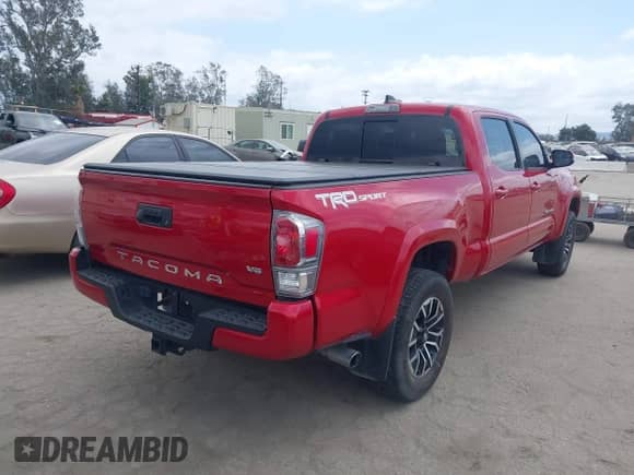 2021 Toyota Tacoma SR5 с VIN 3TYBZ5DN6MT000982, выставлен на аукционе IAAI как лот 42135399 с пробегом 28 991 миль миль и . История ставок и продаж доступна на DreamBid. Изображение 4.