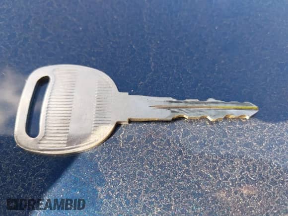 2004 Chevrolet Silverado 2500 LT с VIN 1GCGC23U54F104017, выставлен на аукционе IAAI как лот 42249741 с пробегом Не указан миль и . История ставок и продаж доступна на DreamBid. Изображение 11.