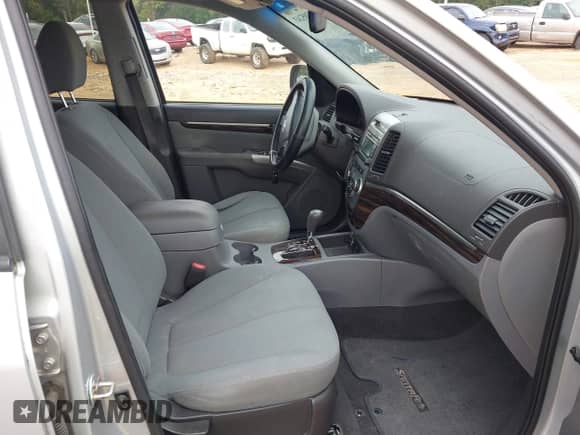 2010 Hyundai Santa Fe GLS with VIN 5NMSG3AB0AH399368, listed as a IAAI auction lot 43305243 with 300,926 mi miles and . Bid and sale history available at DreamBid. Image 5.