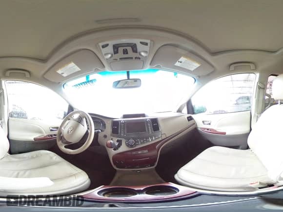 2011 Toyota Sienna XLE with VIN 5TDDK3DC2BS020526, listed as a Copart auction lot 82151145 with 135,748 mi miles and Salvage title. Bid and sale history available at DreamBid. Image 16.