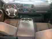 2010 GMC Sierra 1500 SLE z VIN 1GTSCVE08AZ290989, wystawiony jako Copart lot #69817275 z przebiegiem 226 178 mil mil oraz Czysty tytuł • Clean title. Historia ofert i sprzedaży dostępna na DreamBid. Obrazek 8.