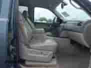 2009 Chevrolet Suburban 2LT с VIN 1GNFK26379R209463, выставлен на аукционе IAAI как лот 42505241 с пробегом 304 821 миль миль и . История ставок и продаж доступна на DreamBid. Изображение 5.