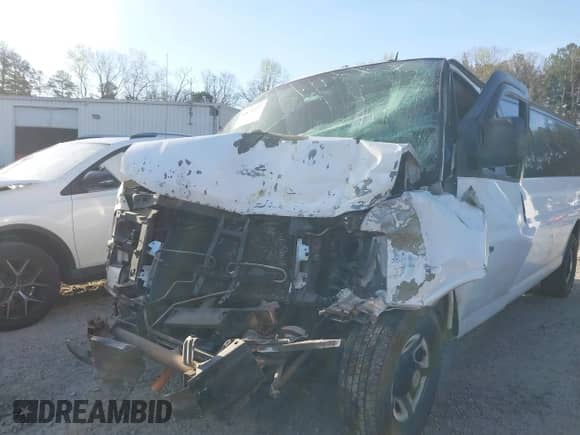2012 Chevrolet Express Passenger 1LS с VIN 1GAZGZFG9C1103422, выставлен на аукционе IAAI как лот 41871577 с пробегом Не указан миль и . История ставок и продаж доступна на DreamBid. Изображение 6.