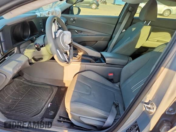 2021 Hyundai Elantra SEL z VIN KMHLM4AG1MU093125, wystawiony jako Copart lot #69351495 z przebiegiem 62 868 mil mil oraz Szkoda całkowita • Salvage title. Historia ofert i sprzedaży dostępna na DreamBid. Obrazek 7.