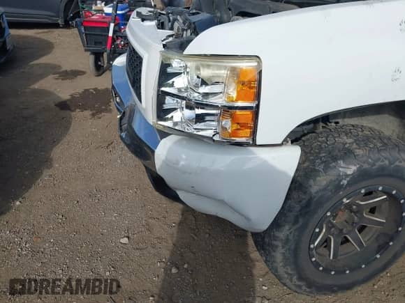 2010 Chevrolet Silverado 1500 LS с VIN 1GCSCREAXAZ191610, выставлен на аукционе IAAI как лот 42647184 с пробегом 226 833 миль миль и . История ставок и продаж доступна на DreamBid. Изображение 19.