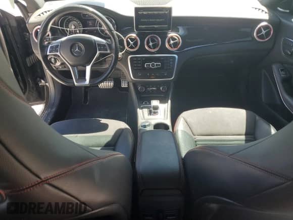 2014 Mercedes-Benz CLA 45 AMG с VIN WDDSJ5CB8EN132035, выставлен на аукционе Copart как лот 67320555 с пробегом 92 578 миль миль и Списание • Salvage title. История ставок и продаж доступна на DreamBid. Изображение 8.