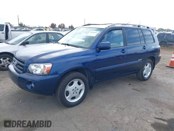 2007 Toyota Highlander w/3rd Row z VIN JTEDP21A670128944, wystawiony jako IAAI lot #43502852 z przebiegiem 256 971 mil mil oraz . Historia ofert i sprzedaży dostępna na DreamBid. Obrazek 2.