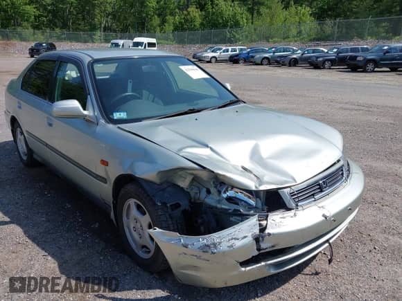 1997 Honda Accord z VIN MB410071000000000, wystawiony jako IAAI lot #42500040 z przebiegiem 100 085 mil mil oraz . Historia ofert i sprzedaży dostępna na DreamBid. Obrazek 6.