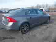 2017 Volvo S60 Inscription с VIN LYV402HKXHB137304, выставлен на аукционе IAAI как лот 41415830 с пробегом 140 598 миль миль и . История ставок и продаж доступна на DreamBid. Изображение 4.