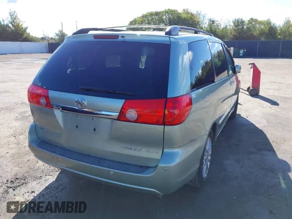 2010 Toyota Sienna XLE с VIN 5TDYK4CC3AS322446, выставлен на аукционе IAAI как лот 40596185 с пробегом Не указан миль и . История ставок и продаж доступна на DreamBid. Изображение 4.
