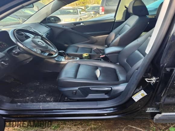 2015 Volkswagen Tiguan S with VIN WVGAV7AX6FW592015, listed as a IAAI auction lot 41897520 with 104,355 mi miles and . Bid and sale history available at DreamBid. Image 5.