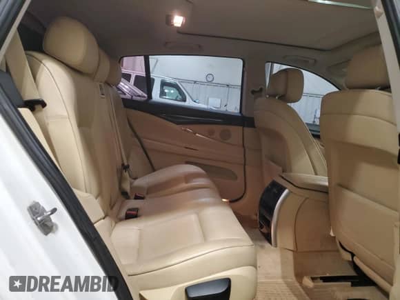 2011 BMW 5 Series 550i Gran Turismo xDrive с VIN WBASP4C58BC341731, выставлен на аукционе Copart как лот 51491905 с пробегом 143 613 миль миль и На запчасти • Non repairable. История ставок и продаж доступна на DreamBid. Изображение 11.