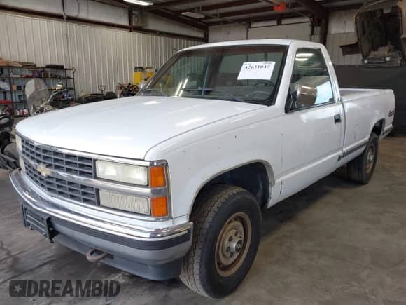 1992 Chevrolet Silverado 2500 с VIN 1GCFK24K2NE165196, выставлен на аукционе IAAI как лот 42631047 с пробегом 285 108 миль миль и . История ставок и продаж доступна на DreamBid. Изображение 17.