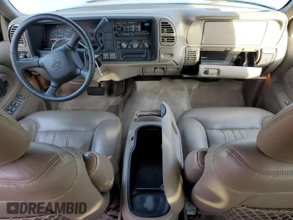 1999 Chevrolet Suburban z VIN 1GNGK26J9XJ518169, wystawiony jako Copart lot #89381325 z przebiegiem 53 435 mil mil oraz Szkoda całkowita • Salvage title. Historia ofert i sprzedaży dostępna na DreamBid. Obrazek 8.