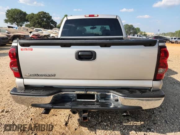 2007 Chevrolet Silverado 1500 LS with VIN 2GCEC13V271143900, listed as a Copart auction lot 80381165 with 200,941 mi miles and Salvage title. Bid and sale history available at DreamBid. Image 6.