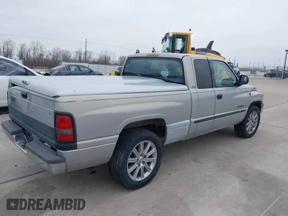 2000 Dodge 1500 с VIN 1B7HC13Y7YJ100247, выставлен на аукционе IAAI как лот 41430771 с пробегом 151 429 миль миль и . История ставок и продаж доступна на DreamBid. Изображение 4.