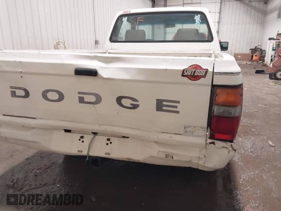 1992 Dodge RAM with VIN JB7FL24W7NP011183, listed as a IAAI auction lot 41586341 with 166,501 mi miles and . Bid and sale history available at DreamBid. Image 6.