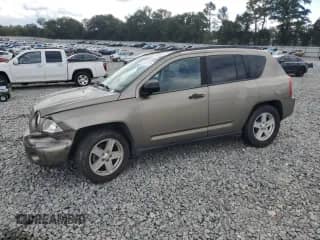 2008 Jeep Compass Sport с VIN 1J8FT47098D660985, выставлен на аукционе Copart как лот 82090525 с пробегом 140 750 миль миль и Списание • Salvage title. История ставок и продаж доступна на DreamBid. Изображение 1.