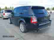 2011 Land Rover Range Rover Sport SC z VIN SALSP2E4XBA290491, wystawiony jako IAAI lot #43379135 z przebiegiem 80 063 mil mil oraz . Historia ofert i sprzedaży dostępna na DreamBid. Obrazek 3.