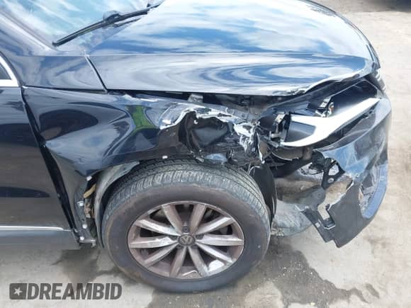 2017 Volkswagen Tiguan Wolfsburg Edition с VIN WVGRV7AX2HK005905, выставлен на аукционе IAAI как лот 42053590 с пробегом 94 864 миль миль и . История ставок и продаж доступна на DreamBid. Изображение 6.