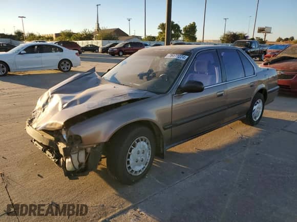 1990 Honda Accord LX z VIN JHMCB7652LC035496, wystawiony jako Copart lot #76473224 z przebiegiem 200 671 mil mil oraz Szkoda całkowita • Salvage title. Historia ofert i sprzedaży dostępna na DreamBid. Obrazek 1.