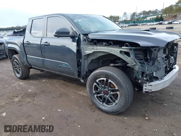 2024 Toyota Tacoma SR5 with VIN 3TYLB5JN1RT039046, listed as a IAAI auction lot 41610499 with 6,455 mi miles and . Bid and sale history available at DreamBid. Image 1.