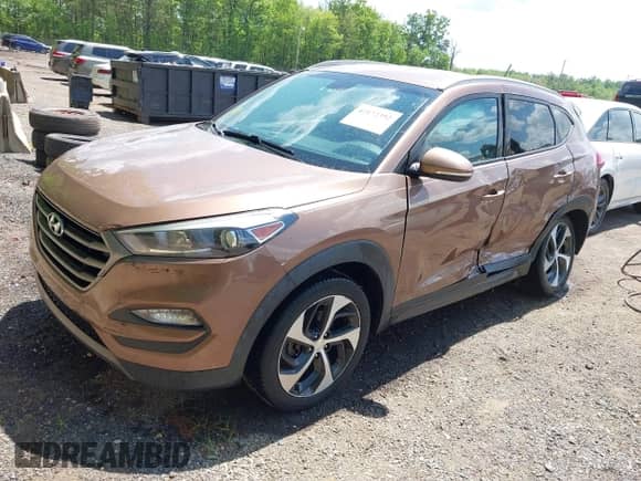 2016 Hyundai Tucson Sport z VIN KM8J3CA20GU062106, wystawiony jako IAAI lot #42172392 z przebiegiem 196 711 mil mil oraz . Historia ofert i sprzedaży dostępna na DreamBid. Obrazek 2.