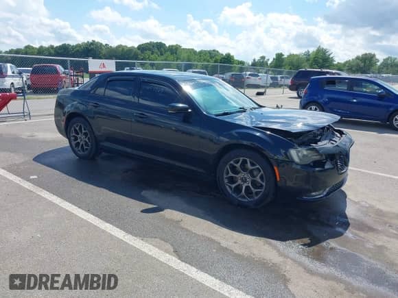 2015 Chrysler 300 S с VIN 2C3CCAGG1FH922928, выставлен на аукционе IAAI как лот 42604963 с пробегом 104 241 миль миль и . История ставок и продаж доступна на DreamBid. Изображение 1.