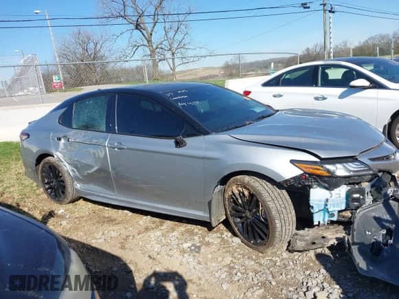 2022 Toyota Camry Hybrid XSE с VIN 4T1K31AK1NU044171, выставлен на аукционе IAAI как лот 41778041 с пробегом 51 428 миль миль и . История ставок и продаж доступна на DreamBid. Изображение 14.