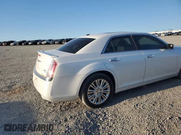 2012 Chrysler 300 C с VIN 2C3CCAKT3CH225762, выставлен на аукционе Copart как лот 53070025 с пробегом 150 260 миль миль и Списание • Salvage title. История ставок и продаж доступна на DreamBid. Изображение 3.