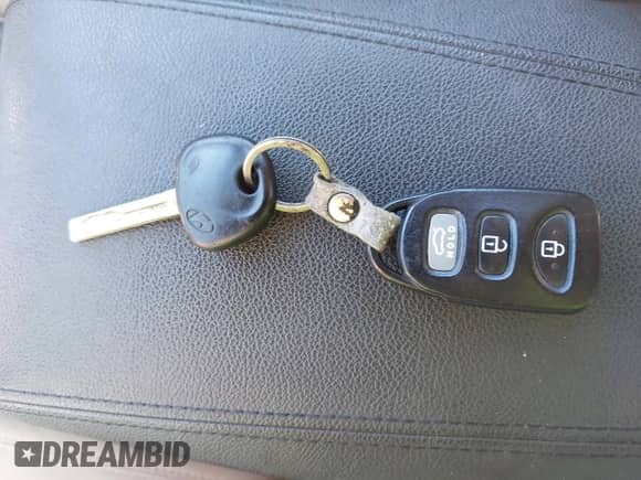 2012 Hyundai Sonata GLS z VIN 5NPEB4AC3CH502945, wystawiony jako IAAI lot #43494337 z przebiegiem 110 306 mil mil oraz . Historia ofert i sprzedaży dostępna na DreamBid. Obrazek 11.