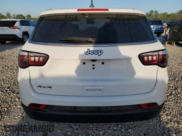 2025 Jeep Compass Sport z VIN 3C4NJDAN9ST516030, wystawiony jako Copart lot #52292005 z przebiegiem 2 094 mil mil oraz Szkoda całkowita • Salvage title. Historia ofert i sprzedaży dostępna na DreamBid. Obrazek 6.