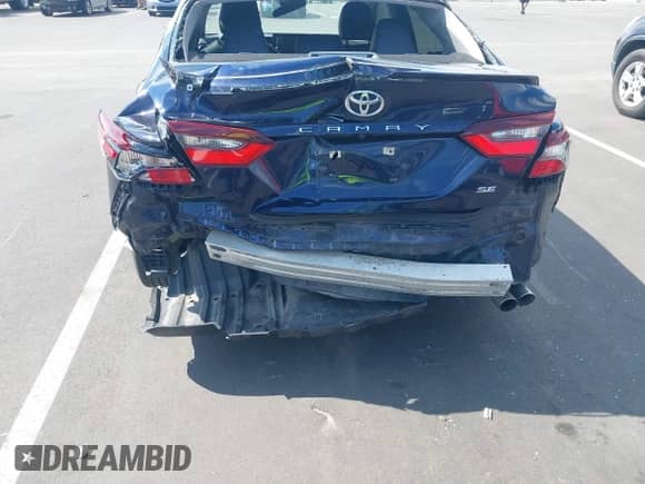 2021 Toyota Camry SE Nightshade z VIN 4T1G11AKXMU519763, wystawiony jako IAAI lot #43319480 z przebiegiem 97 862 mil mil oraz . Historia ofert i sprzedaży dostępna na DreamBid. Obrazek 6.