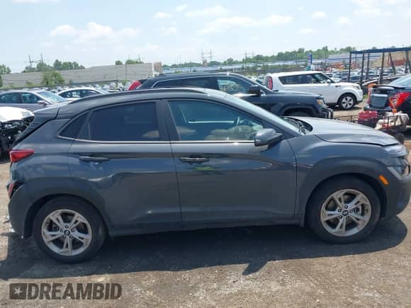 2023 Hyundai Kona SEL с VIN KM8K3CAB1PU984257, выставлен на аукционе IAAI как лот 42653964 с пробегом 16 887 миль миль и . История ставок и продаж доступна на DreamBid. Изображение 13.