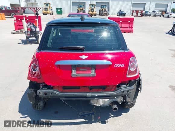 2011 MINI Hardtop with VIN WMWSU3C52BT097416, listed as a IAAI auction lot 43125148 with 145,227 mi miles and . Bid and sale history available at DreamBid. Image 17.