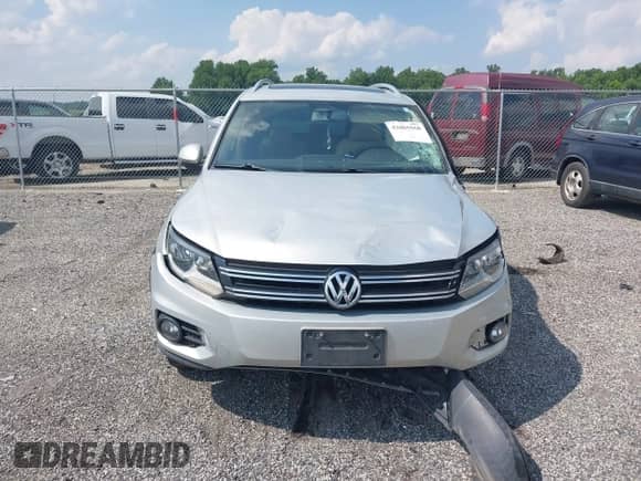 2012 Volkswagen Tiguan S с VIN WVGAV7AX2CW599930, выставлен на аукционе IAAI как лот 42805568 с пробегом 78 786 миль миль и . История ставок и продаж доступна на DreamBid. Изображение 11.
