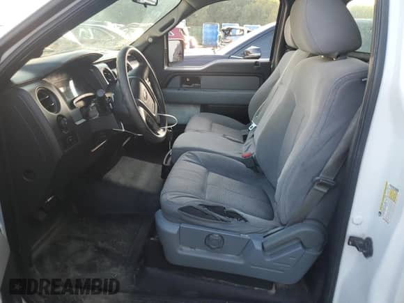 2013 Ford F-150 XL z VIN 1FTMF1CM0DKF69008, wystawiony jako Copart lot #83800745 z przebiegiem 192 926 mil mil oraz Szkoda całkowita • Salvage title. Historia ofert i sprzedaży dostępna na DreamBid. Obrazek 7.