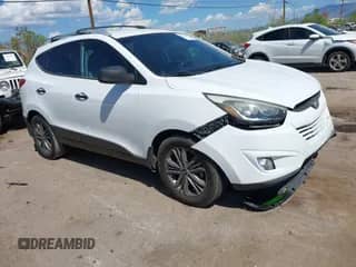 2015 Hyundai Tucson SE with VIN KM8JU3AGXFU103140, listed as a IAAI auction lot 43305293 with 58,042 mi miles and . Bid and sale history available at DreamBid. Image 1.