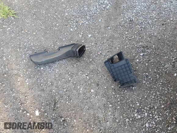 2011 BMW 3 Series 323i с VIN WBAPG7C55BA928455, выставлен на аукционе Copart как лот 69808995 с пробегом 289 126 миль миль и Списание • Salvage title. История ставок и продаж доступна на DreamBid. Изображение 12.